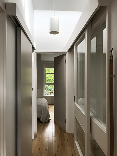 Span House 2 - https://davidfern.lon1.cdn.digitaloceanspaces.com/media/images/70_Lane_landing.jpg