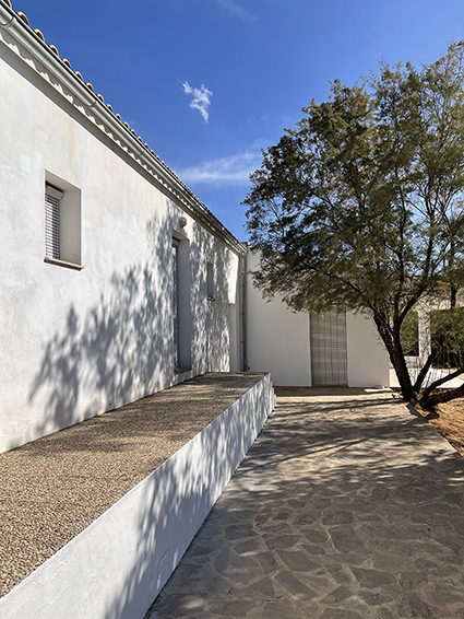 Casa Cerro - https://davidfern.lon1.cdn.digitaloceanspaces.com/media/images/Front_terrace_CC_jpg.jpg