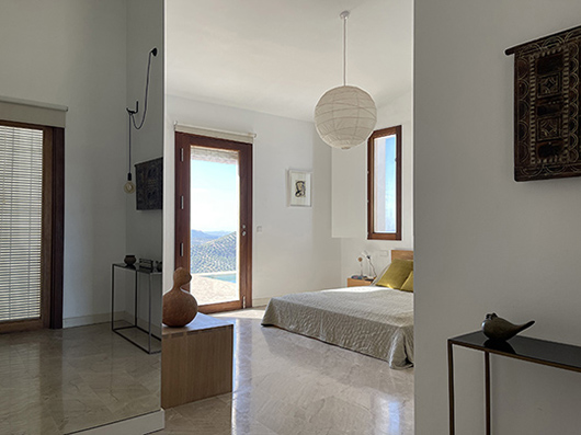 Casa Cerro - https://davidfern.lon1.cdn.digitaloceanspaces.com/media/images/Main_bedroom_CC_jpg_.jpg