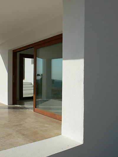 Casa Cerro - https://davidfern.lon1.cdn.digitaloceanspaces.com/media/images/Web-CCerroTerrace-Seat-Ajpg.jpg