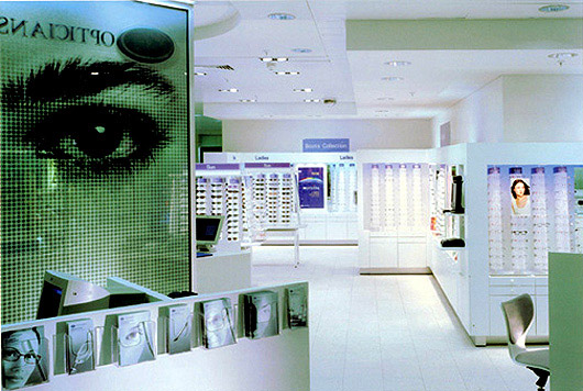 Boots The Chemists - https://davidfern.lon1.cdn.digitaloceanspaces.com/media/images/Web-bol3sharper.jpg