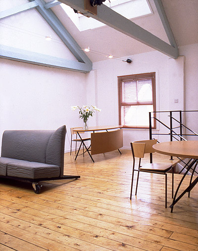 Meeting table - https://davidfern.lon1.cdn.digitaloceanspaces.com/media/images/WebMichiko-office.jpg